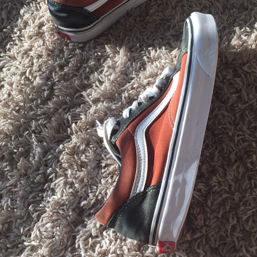 Old skool customized vans - Picture 2 of 3